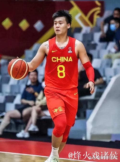 本赛季本土最强双星联袂!赵睿加盟北京首钢完成首秀 本赛季本土最强双星联袂!赵睿加盟北京首钢完成首秀