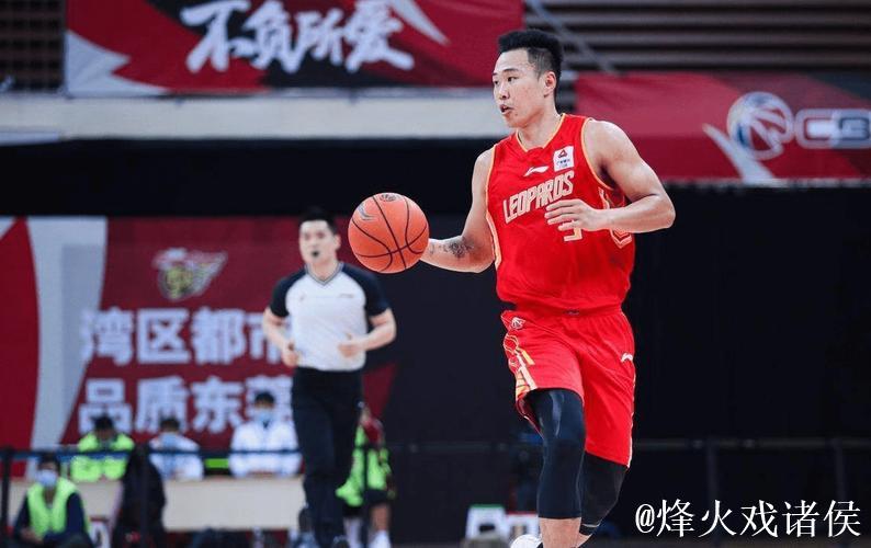 詹姆斯32+15天津胜广东 贺希宁17分深圳负上海